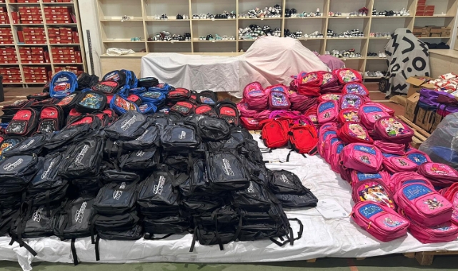 Menemen Belediyesi’nden öğrencilere kırtasiye desteği