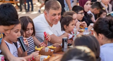 Tugay, İEF'in minik misafirleriyle buluştu!