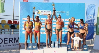 Uluslararası plaj voleybolunun kalbi Çeşme'de attı
