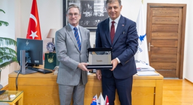 Avustralya Başkonsolosu’ndan Başkan Tugay’a ziyaret
