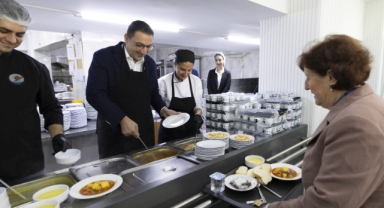 Başkan Onur Yiğit, Kent Lokantası’nda vatandaşlarla bir araya geldi