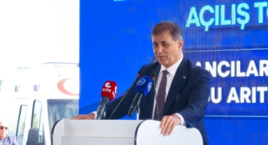 Başkan Tugay'dan isim vermeden yüklendi... Ayakları birbirine dolansın!