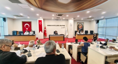 Bayraklı'da bütçe belli oldu: AK Parti ve CHP arasında 'sembolik' atışması