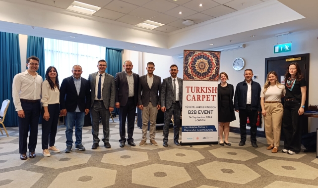 Birleşik Krallık’ın tarihi binaları ve camileri Türk halılarıyla döşenecek