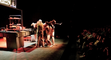 Bornova Belediyesi Şehir Tiyatrosu yeni sezonu “Altın Ejderha” ile açtı