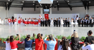 Bucalı miniklerden duygu dolu 29 Ekim kutlaması 