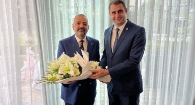 CHP İzmir'de devir teslim tamam! Güç'ten Aslanoğlu'na teşekkür