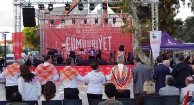 Cumhuriyet coşkusu Menderes'te yaşandı