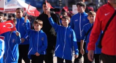 Cumhuriyet’in 102’nci Manisa’da Coşkuyla Kutlandı