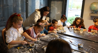 Efes Tarlası Yaşam Köyü'nde Üretici Pazarı açıldı