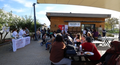  Efes Tarlası Yaşam Köyü Üretici Pazarında doğal ürünlere yoğun ilgi