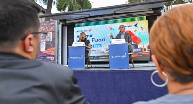 Emin Çapa ve Sema Soykan İZKİTAP’ta okuyucularla buluştu