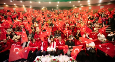 Güzelbahçe’de 102. yıl coşkusu kortej ve konserle kutlandı