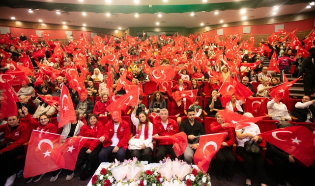 Güzelbahçe’de 102. yıl coşkusu kortej ve konserle kutlandı