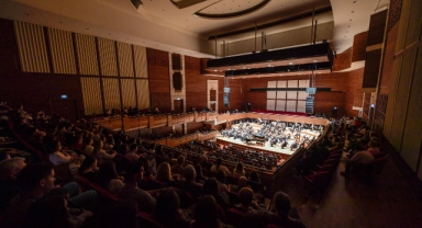 İzmir Oda Orkestrası yeni sezona kapalı gişe başladı