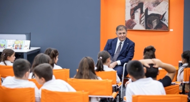 İzmirli çocuklar, Başkan Tugay'la okuma saatinde buluştu 