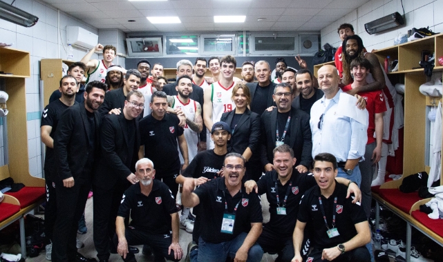 Karşıyaka evinde Yukatel Merkezefendi Belediyesi Basket&#039;i devirdi!
