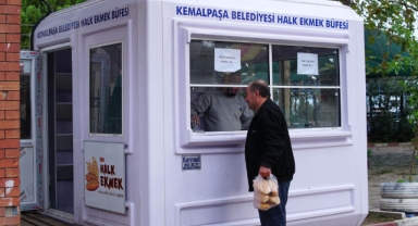 Kemalpaşa’da Halk Ekmek’e vatandaşlardan yoğun ilgi