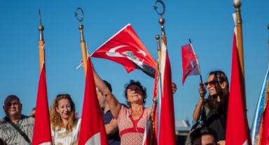 Kuşadası'nda Cumhuriyet'in 102'nci yılı büyük coşkuyla kutlandı