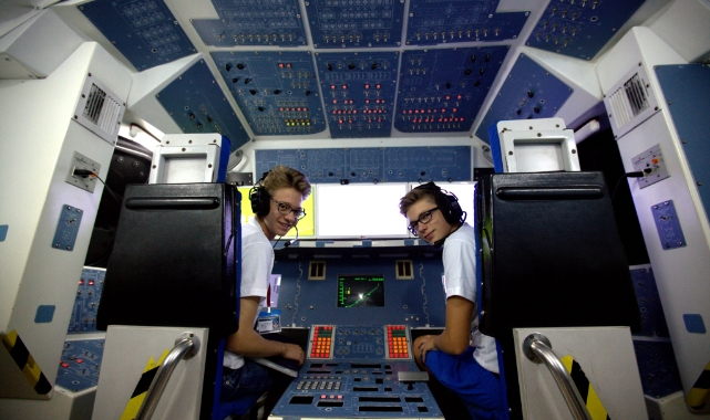 Lise öğrencilerine kariyer gelişimi eğitimi uzay teknolojisiyle aktarılacak