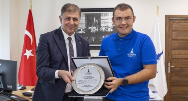 Tarihi başarılara imza atan Tuna, Başkan Tugay’la buluştu