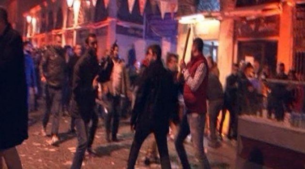 Adana&#039;daki &quot;Kebap ve Şalgam Festivali&quot;ne silahlı baskın