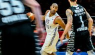 Anadolu Efes lider kapattı!