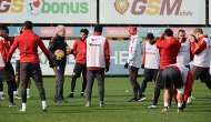 Aslan yeni listeyi UEFA'ya yolladı