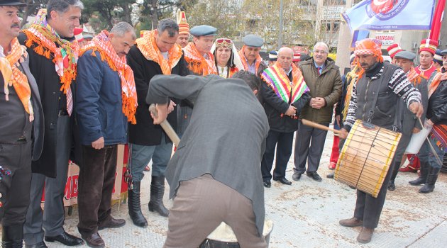 BERGAMA YÖRÜK-TÜKMEN FESTİVALİNDE 10 BiN KİŞİYE KEŞKEK ŞÖLENİ