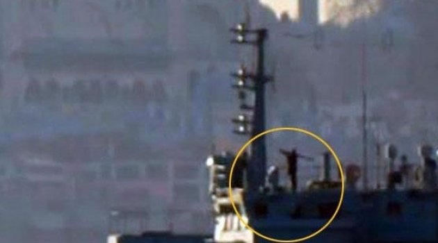 Boğazı geçen Rus savaş gemisinde füzeli asker!