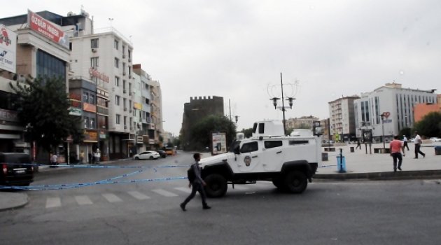 Diyarbakır Suriçi&#039;nde polis noktasına roketatarlı saldırı, 1 yaralı