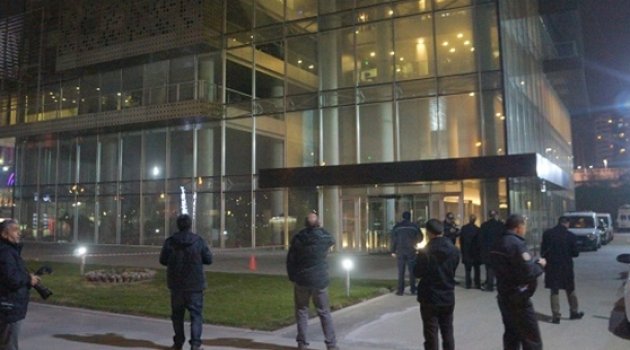 Hürriyet Ankara binasında camlar parçalandı, emniyet silahlı saldırı ihtimalini araştırıyor