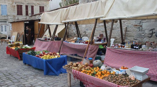 İKİSİ DE YERYÜZÜ PAZARI AMA...