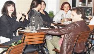 Kaan Tangöze ve Kıvılcım bir an olsun ayrılmıyor