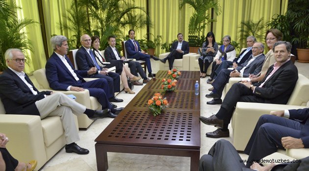 Kerry Küba&#039;da FARC ile görüştü