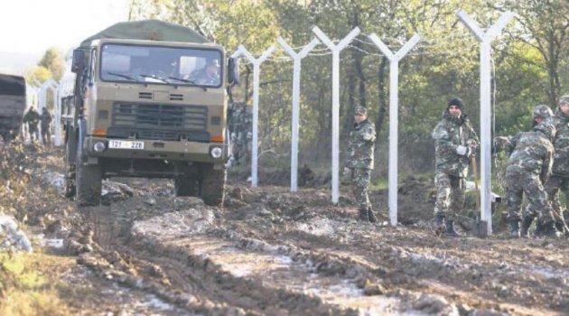 Makedonya’dan sınıra dikenli tel