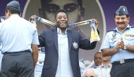 Pele anılarını satıyor!