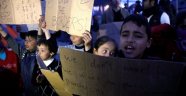 'Türkiye'ye dönmek istemiyoruz, yardım et Merkel'
