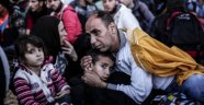 AB'yle anlaşma sonrası 1300 göçmen gözaltına alındı