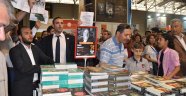 Atatürk düşmanı yazar böyle protesto edildi