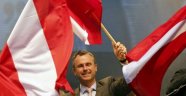 Avusturya'da cumhurbaşkanlığı seçiminin ilk turunun galibi aşırı sağcı aday oldu