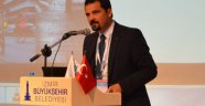 Başkan Kocaoğlu, İzmir Kent Konseyi'nin tabelalarını söktürdü!