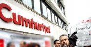Can Dündar ve Erdem Gül’e destek için ‘Cumhuriyet Nöbeti’ başladı