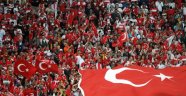 Çarşı Berlin'den EURO 2016 uyarısı: Irkçı gruplar Türklere saldırabilir, dikkatli olun!