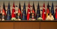 Davutoğlu: Geri kabul anlaşması ancak vize muafiyetiyle sağlanır