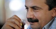 Davutoğlu'ndan Sırrı Süreyya Önder'e: Gitsin Kandil'de içsin kaçak çayını film senaristi