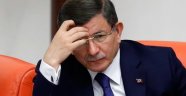Economist: Erdoğan, Davutoğlu'nun altındaki halıyı çekti