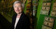 Fed Başkanı Yellen'dan kademeli faiz artırımı sinyali
