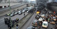 Fransa'da memurlar ve taksiciler grevde