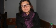 Hakkında yakalama kararı çıkarılan akademisyen Meral Camcı bugün Türkiye'ye dönüyor